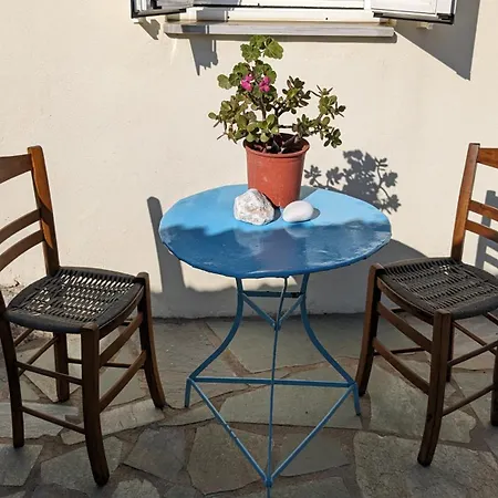 Seafront Villa, Fay