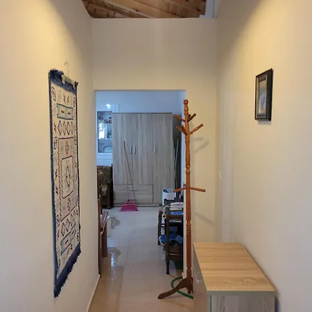 Seafront Villa, Fay بيت للعطل